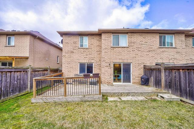 368 Gilpin Dr, House semidetached with 4 bedrooms, 3 bathrooms and 4 parking in Newmarket ON | Image 32