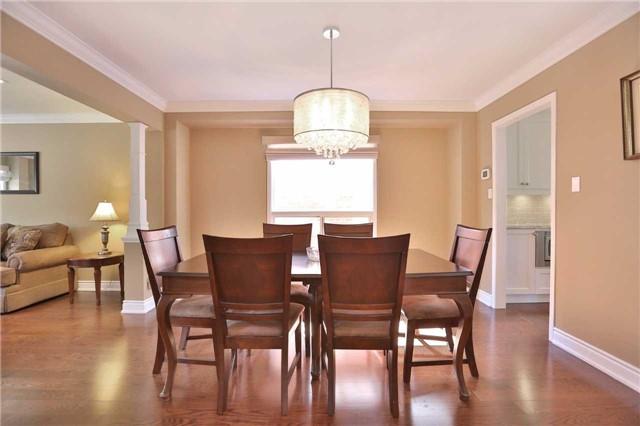 1324 Saddler Circ, House detached with 4 bedrooms, 3 bathrooms and 2 parking in Oakville ON | Image 7