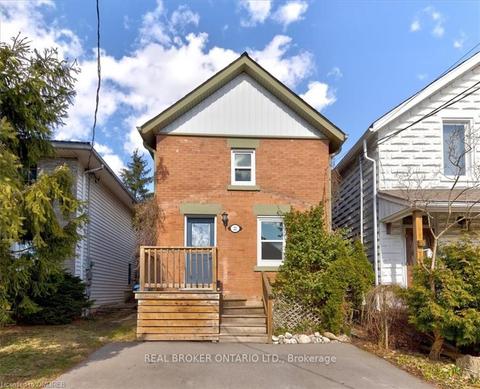 22 Brockville Ave, House detached with 3 bedrooms, 1 bathrooms and 2 parking in Guelph ON | Card Image