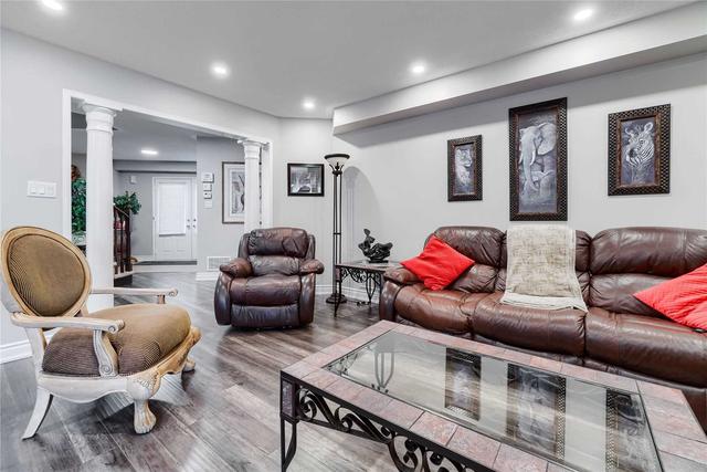 380 Langford Blvd, House semidetached with 4 bedrooms, 3 bathrooms and 6 parking in Bradford West Gwillimbury ON | Image 8