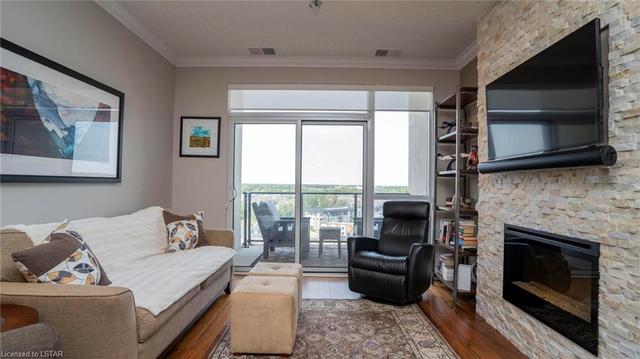 1013 - 240 Villagewalk Boulevard, House attached with 2 bedrooms, 1 bathrooms and 2 parking in London ON | Image 13