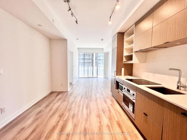 808 - 20 Edward St, Condo with 2 bedrooms, 2 bathrooms and 1 parking in Toronto ON | Image 2