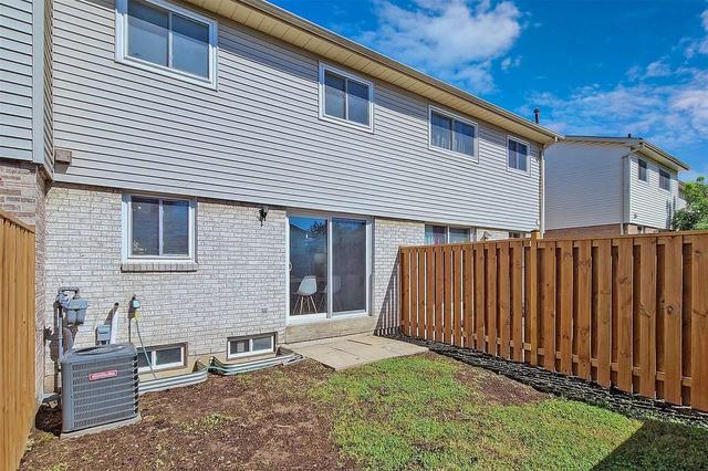 85 - 611 Galahad Dr, Townhouse with 3 bedrooms, 2 bathrooms and 2 parking in Oshawa ON | Image 32