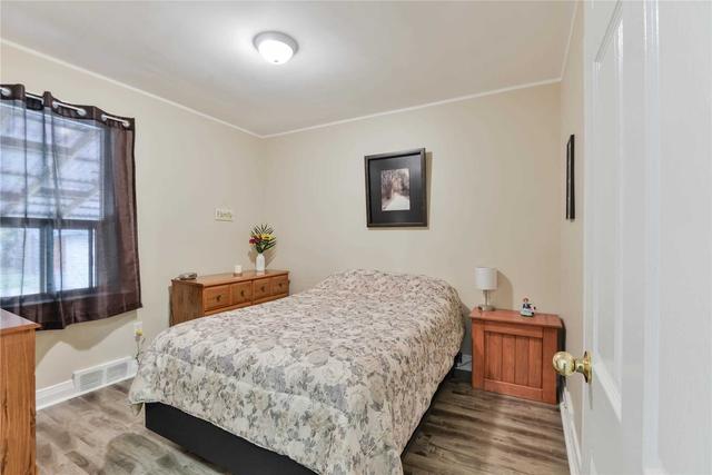 8 Binsell Ave, House detached with 4 bedrooms, 2 bathrooms and 7 parking in Brampton ON | Image 4