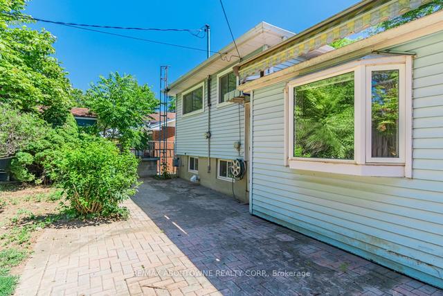 2435 Cyprus Ave, House detached with 3 bedrooms, 2 bathrooms and 2 parking in Burlington ON | Image 28