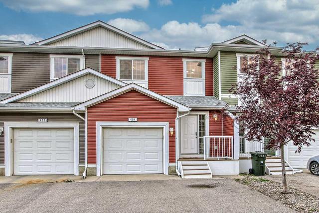 404 - 800 Yankee Valley Boulevard Se, Home with 3 bedrooms, 2 bathrooms and 3 parking in Airdrie AB | Image 1