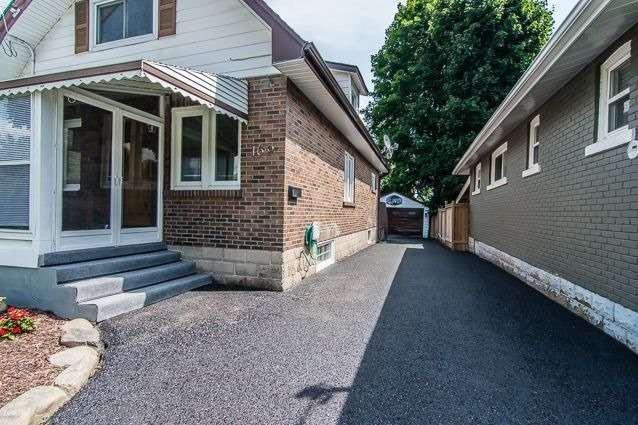 169 Oshawa Blvd N, House detached with 3 bedrooms, 2 bathrooms and 4 parking in Oshawa ON | Image 2