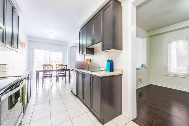 55 Yardley Cres, House semidetached with 4 bedrooms, 3 bathrooms and 3 parking in Brampton ON | Image 6