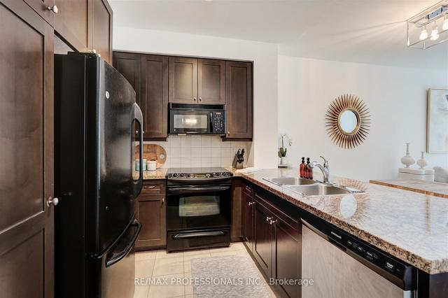 311 - 2855 Bloor St W, Condo with 1 bedrooms, 2 bathrooms and 1 parking in Toronto ON | Image 3