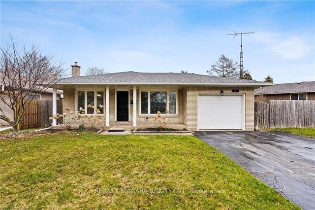 7063 Dirdene St, House detached with 3 bedrooms, 2 bathrooms and 5 parking in Niagara Falls ON | Image 12