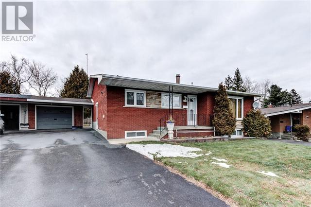 124 Albany, House detached with 3 bedrooms, 2 bathrooms and null parking in Greater Sudbury ON | Card Image
