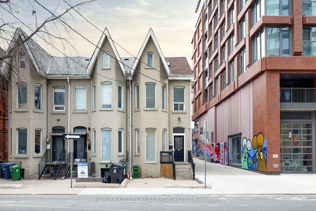 530 Richmond St W, House detached with 4 bedrooms, 3 bathrooms and 0 parking in Toronto ON | Image 1