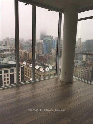 1905 - 290 Adelaide St W, Condo with 2 bedrooms, 2 bathrooms and 2 parking in Toronto ON | Image 10