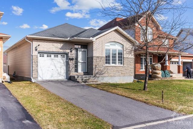 192 Felicity Crescent, House detached with 4 bedrooms, 3 bathrooms and 3 parking in Ottawa ON | Image 2