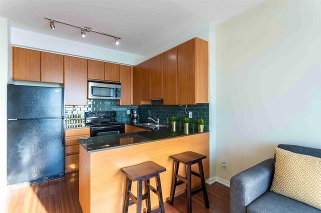 909 - 30 Canterbury Pl, Condo with 1 bedrooms, 1 bathrooms and 1 parking in Toronto ON | Image 31