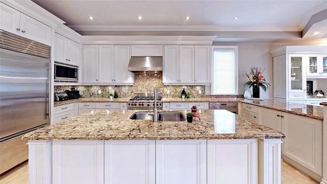 64 Riverbend Rd, House detached with 4 bedrooms, 5 bathrooms and 6 parking in Markham ON | Image 3