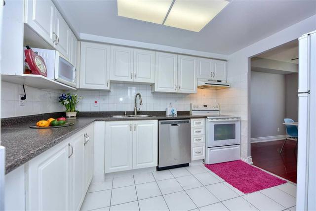 1011 - 135 Hillcrest Ave, Condo with 2 bedrooms, 2 bathrooms and 1 parking in Mississauga ON | Image 6