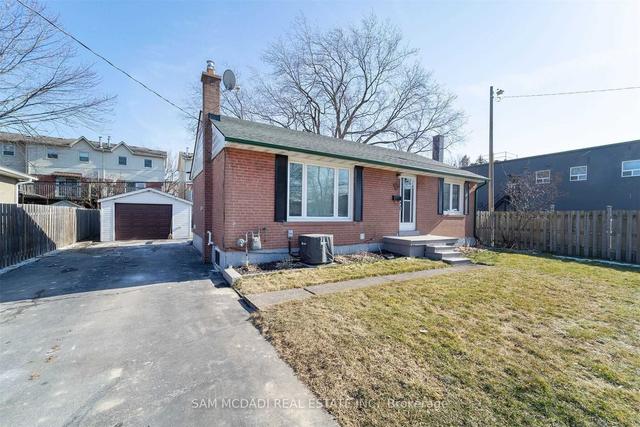 64 Florence Dr, House detached with 2 bedrooms, 2 bathrooms and 8 parking in Oakville ON | Image 12