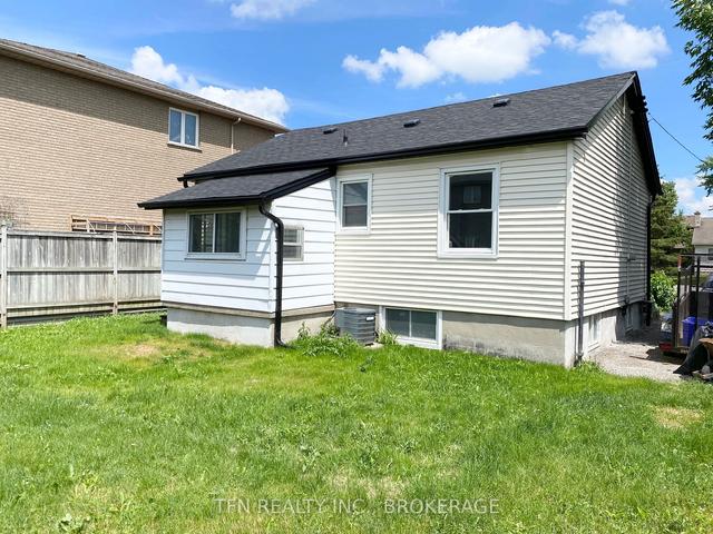 106 Eleanor Ave, House detached with 2 bedrooms, 2 bathrooms and 4 parking in Hamilton ON | Image 25