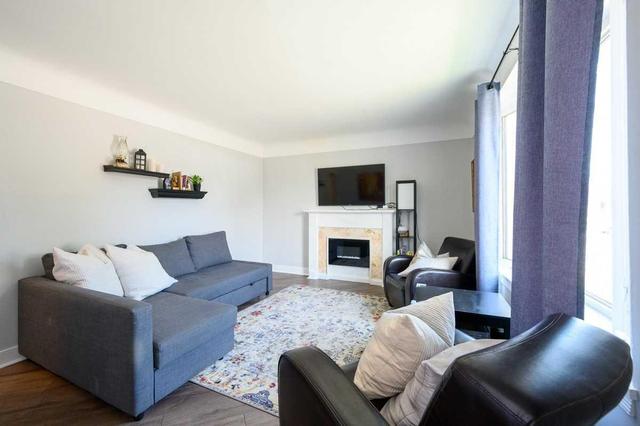 38 East 11th St, House detached with 3 bedrooms, 2 bathrooms and 3 parking in Hamilton ON | Image 2