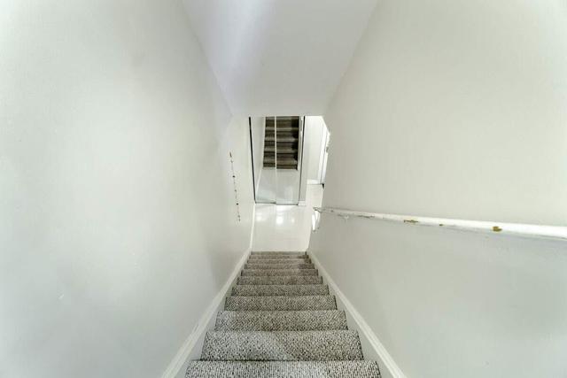 209 Fleetwood Cres, Townhouse with 4 bedrooms, 3 bathrooms and 3 parking in Brampton ON | Image 27