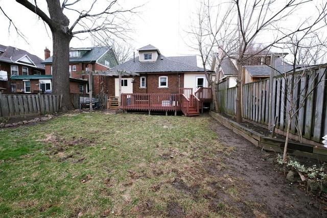 36 Grosvenor Ave S, House detached with 3 bedrooms, 2 bathrooms and 3 parking in Hamilton ON | Image 16