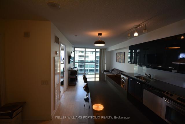 1015 - 19 Singer Crt, Condo with 1 bedrooms, 1 bathrooms and 0 parking in Toronto ON | Image 2