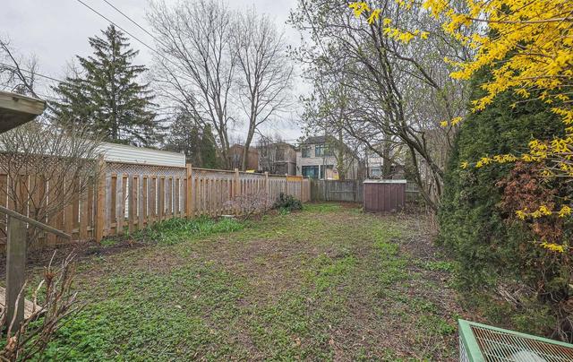 40 Beaufield Ave, House semidetached with 3 bedrooms, 2 bathrooms and 1 parking in Toronto ON | Image 21