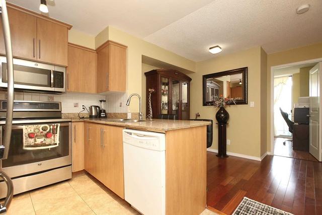 12 m - 8 Rosebank Dr, Condo with 3 bedrooms, 2 bathrooms and 2 parking in Toronto ON | Image 9