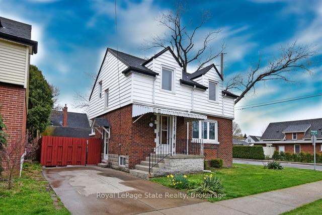 318 Brucedale Ave E, House detached with 3 bedrooms, 2 bathrooms and 3 parking in Hamilton ON | Image 1