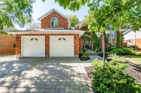 3 Tanager Drive, House detached with 5 bedrooms, 3 bathrooms and 4 parking in Guelph ON | Card Image