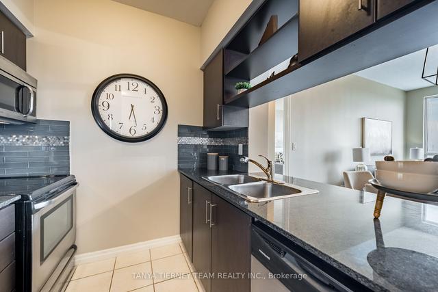 ph9 - 30 Herons Hill Way, Condo with 2 bedrooms, 2 bathrooms and 1 parking in Toronto ON | Image 2