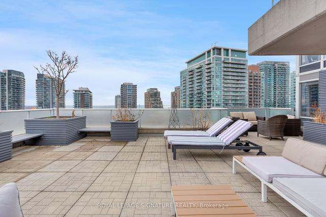 lph18 - 1 Shaw St, Condo with 2 bedrooms, 2 bathrooms and 1 parking in Toronto ON | Image 10