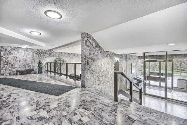 2502 - 135 Antibes Dr, Condo with 1 bedrooms, 1 bathrooms and 1 parking in Toronto ON | Image 9