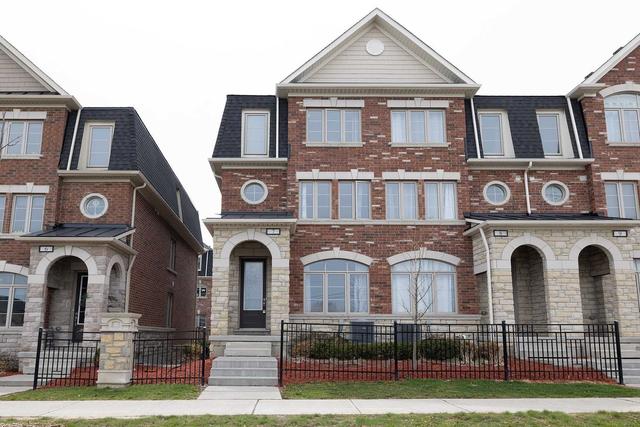 7 - 1331 Major Mackenzie Dr, Townhouse with 3 bedrooms, 3 bathrooms and 2 parking in Vaughan ON | Image 1