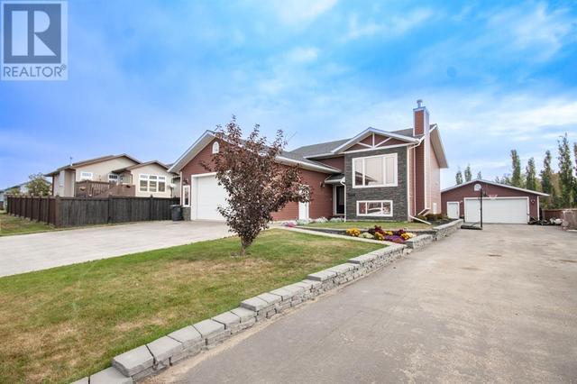 10114 93 Street, House detached with 4 bedrooms, 3 bathrooms and 2 parking in Sexsmith AB | Card Image