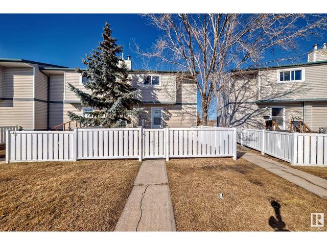 8421 29 Av Nw, House attached with 3 bedrooms, 1 bathrooms and 1 parking in Edmonton AB | Image 33
