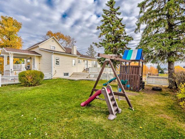 2425 13 Avenue, House detached with 3 bedrooms, 2 bathrooms and 4 parking in Red Deer County AB | Image 13