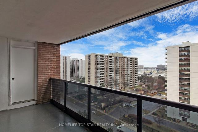 1201 - 4 Lisa St, Condo with 3 bedrooms, 2 bathrooms and 1 parking in Brampton ON | Image 23