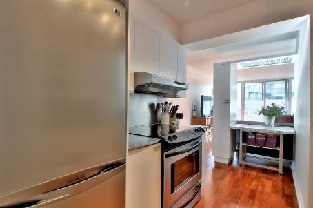 1036 - 111 Elizabeth St, Condo with 1 bedrooms, 1 bathrooms and 1 parking in Toronto ON | Image 6