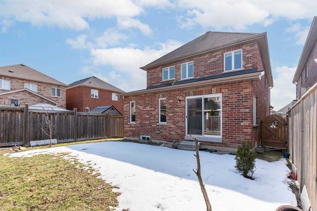 18 Roma Dr, House detached with 4 bedrooms, 4 bathrooms and 4 parking in Whitby ON | Image 31