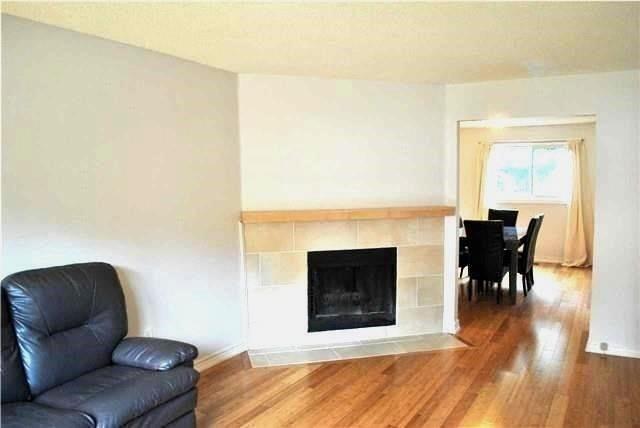 64 - 25 Brimwood Blvd, Townhouse with 3 bedrooms, 3 bathrooms and 2 parking in Toronto ON | Image 2