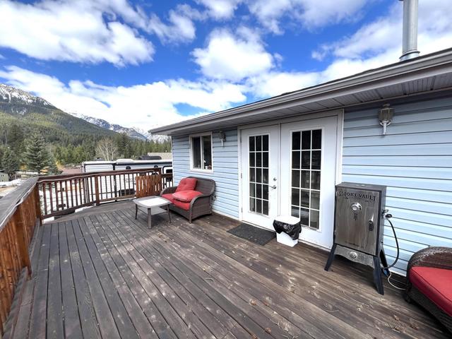 5 Clearwater Place, House detached with 5 bedrooms, 3 bathrooms and null parking in Elkford BC | Image 42