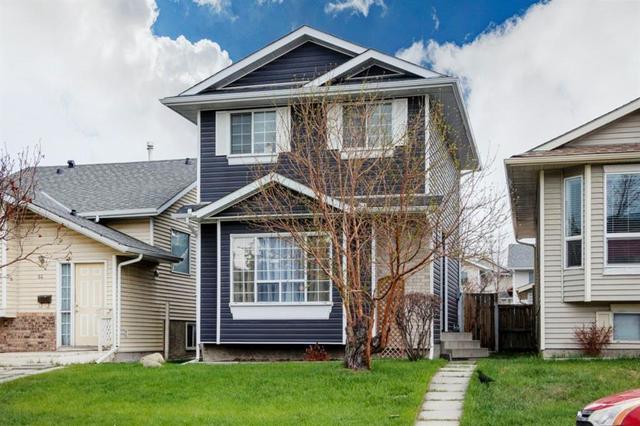 62 Martindale Boulevard Ne, House detached with 3 bedrooms, 1 bathrooms and 1 parking in Calgary AB | Card Image