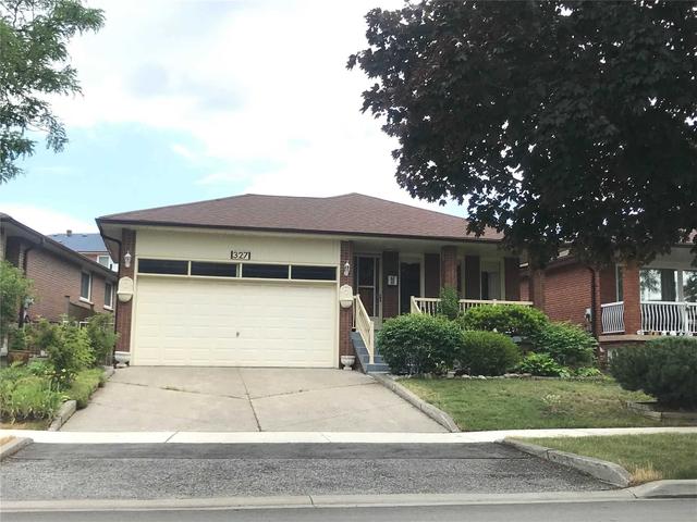 327 Huntsmill Blvd, House detached with 3 bedrooms, 2 bathrooms and 4 parking in Toronto ON | Image 1