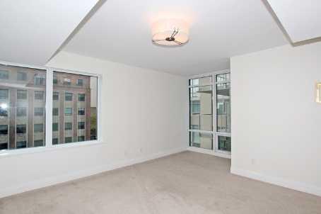515 - 1 Bedford Rd, Condo with 2 bedrooms, 2 bathrooms and 1 parking in Toronto ON | Image 5