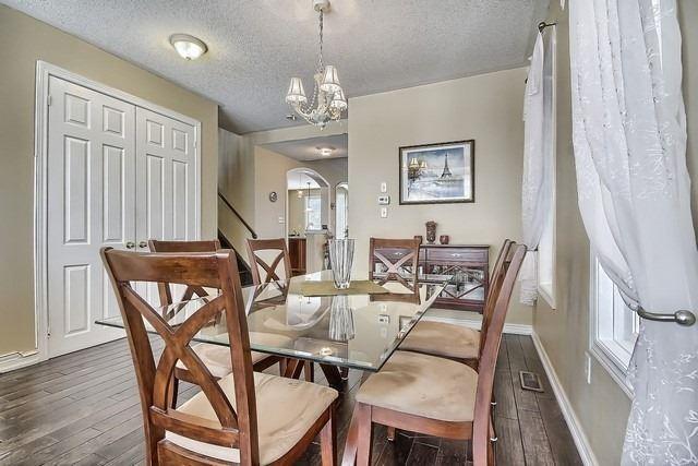 121 Woodbine Pl, House detached with 4 bedrooms, 3 bathrooms and 2 parking in Oshawa ON | Image 4