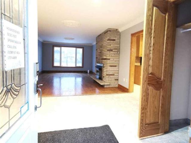 3827 Castlemore Rd, House detached with 3 bedrooms, 2 bathrooms and 3 parking in Brampton ON | Image 5