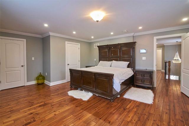18382 Keele St, House detached with 3 bedrooms, 4 bathrooms and 12 parking in King ON | Image 18