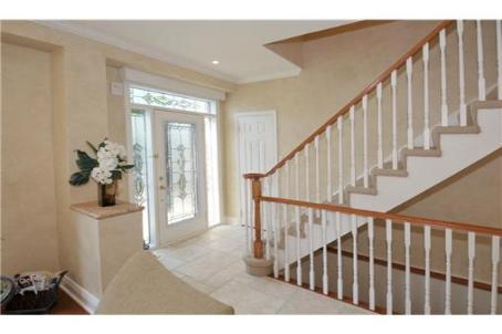 300 Ravineview Way, Townhouse with 3 bedrooms, 3 bathrooms and 2 parking in Oakville ON | Image 4